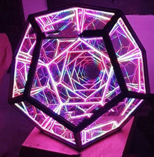 Lade das Bild in den Galerie-Viewer, 50% RABATT | Lampiq™ Dodekaeder Prisma Lampe
