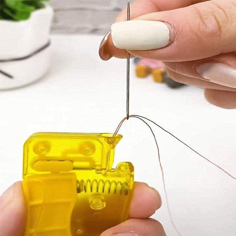 Automatischer Nadeleinfädler | Der Faden wird einfach durch die Nadel gezogen!