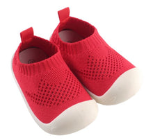 Lade das Bild in den Galerie-Viewer, Babyschuhe / Barfuß-Schuhe für Babys - atmungsaktiv, superleicht, waschbar rot 2
