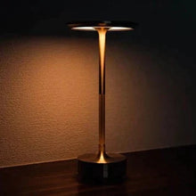 Lade das Bild in den Galerie-Viewer, Luxalit I Aufladbare LED Tischlampe | Eleganz und Stil ohne Kabelsalat
