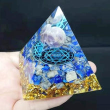Lade das Bild in den Galerie-Viewer, Orgon Pyramide Amethyst Peridot Heilkristall Energie
